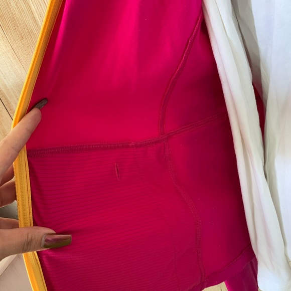 The North Face Large Pink LightWeight ZipUp Jacket - Picture 6 of 16